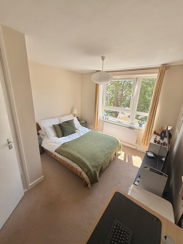 Room Christchurch Road in Greater London
