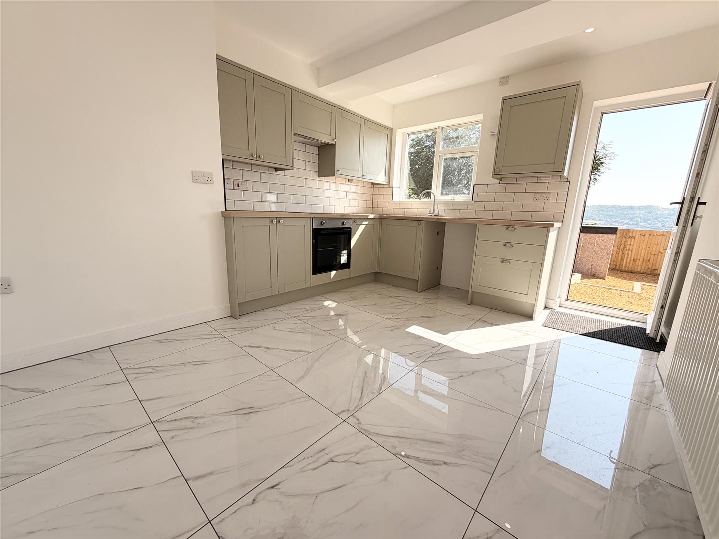 Flat Heolddu Crescent in Bargoed