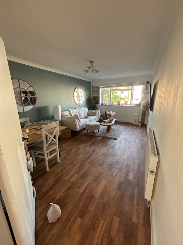 Room Yarmouth Road in Poole