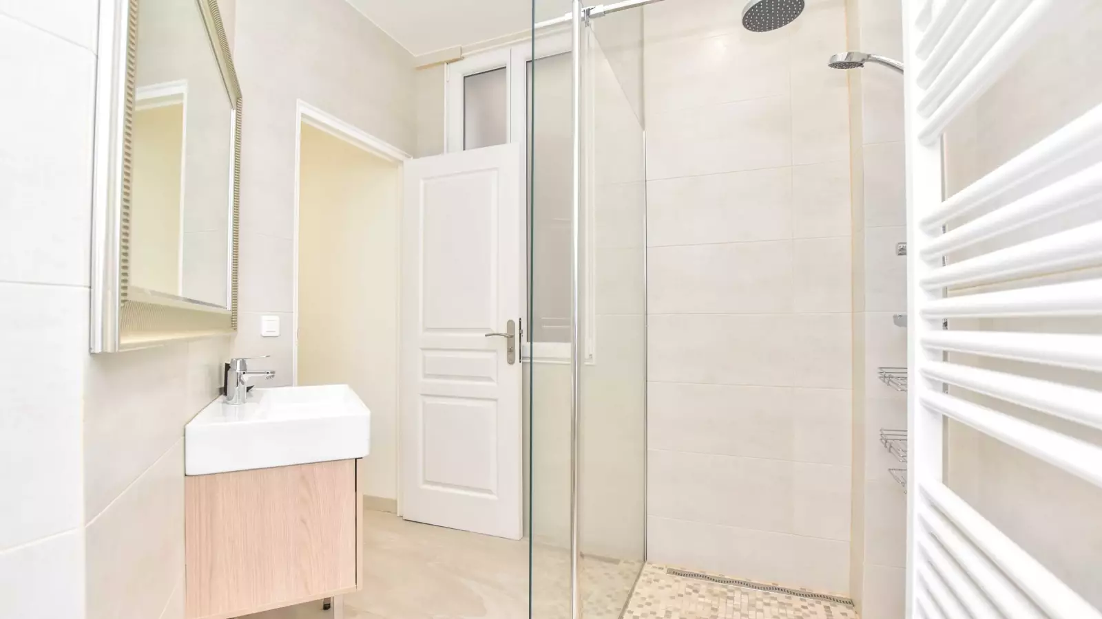Flat Rue de Marignan in Paris