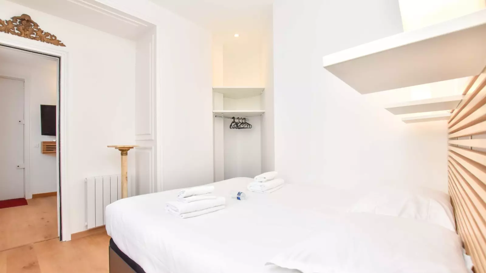 Flat Rue de Marignan in Paris