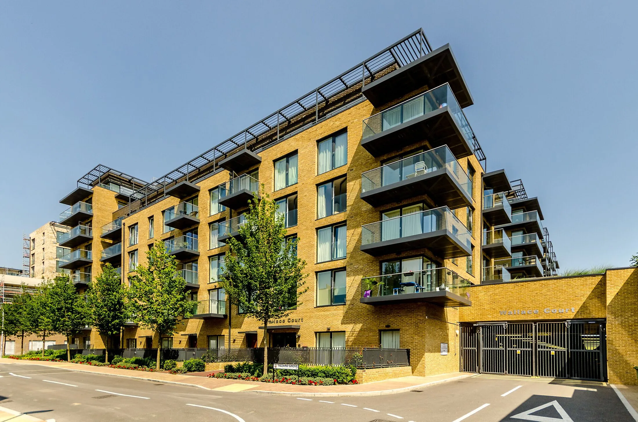 Flat Ravens Way in Greater London