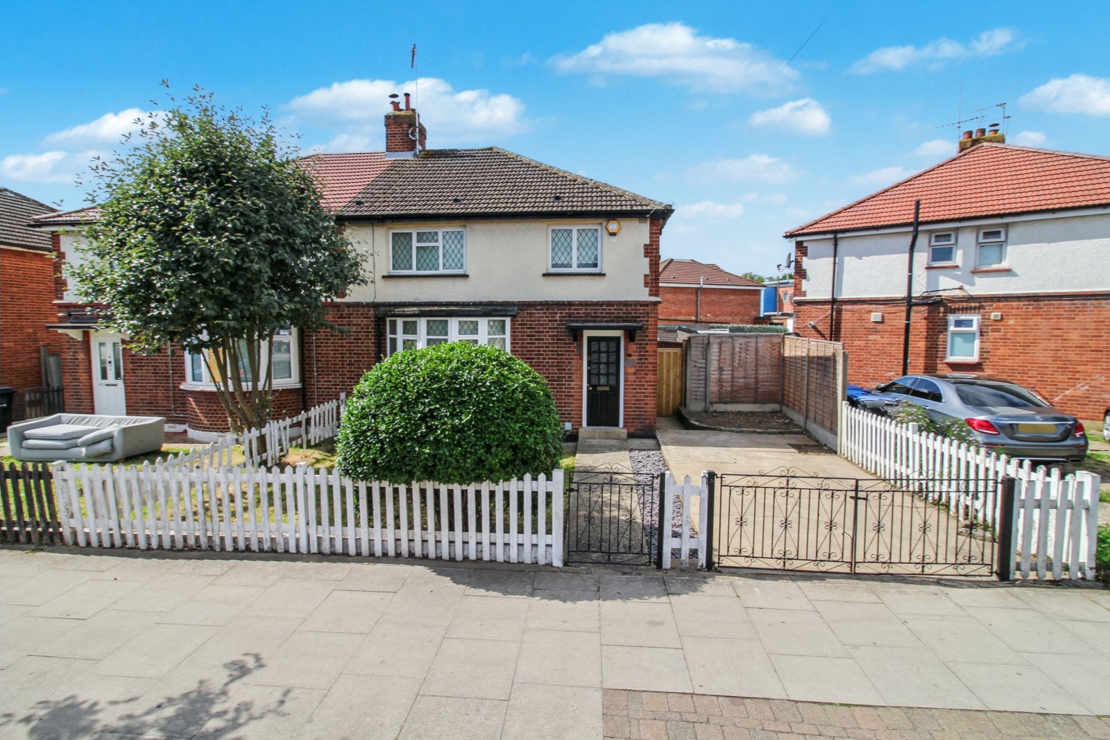 House Wilbury Way in Greater London