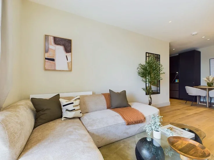 Flat St. Pancras Way in Greater London
