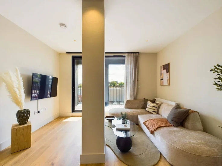 Flat St. Pancras Way in Greater London