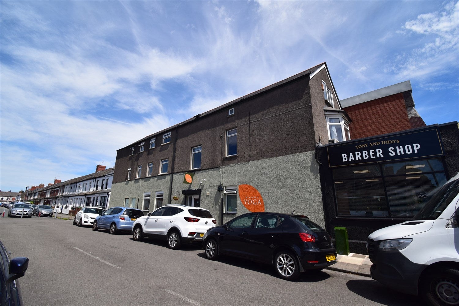 Flat Cowbridge Road East in Cardiff County