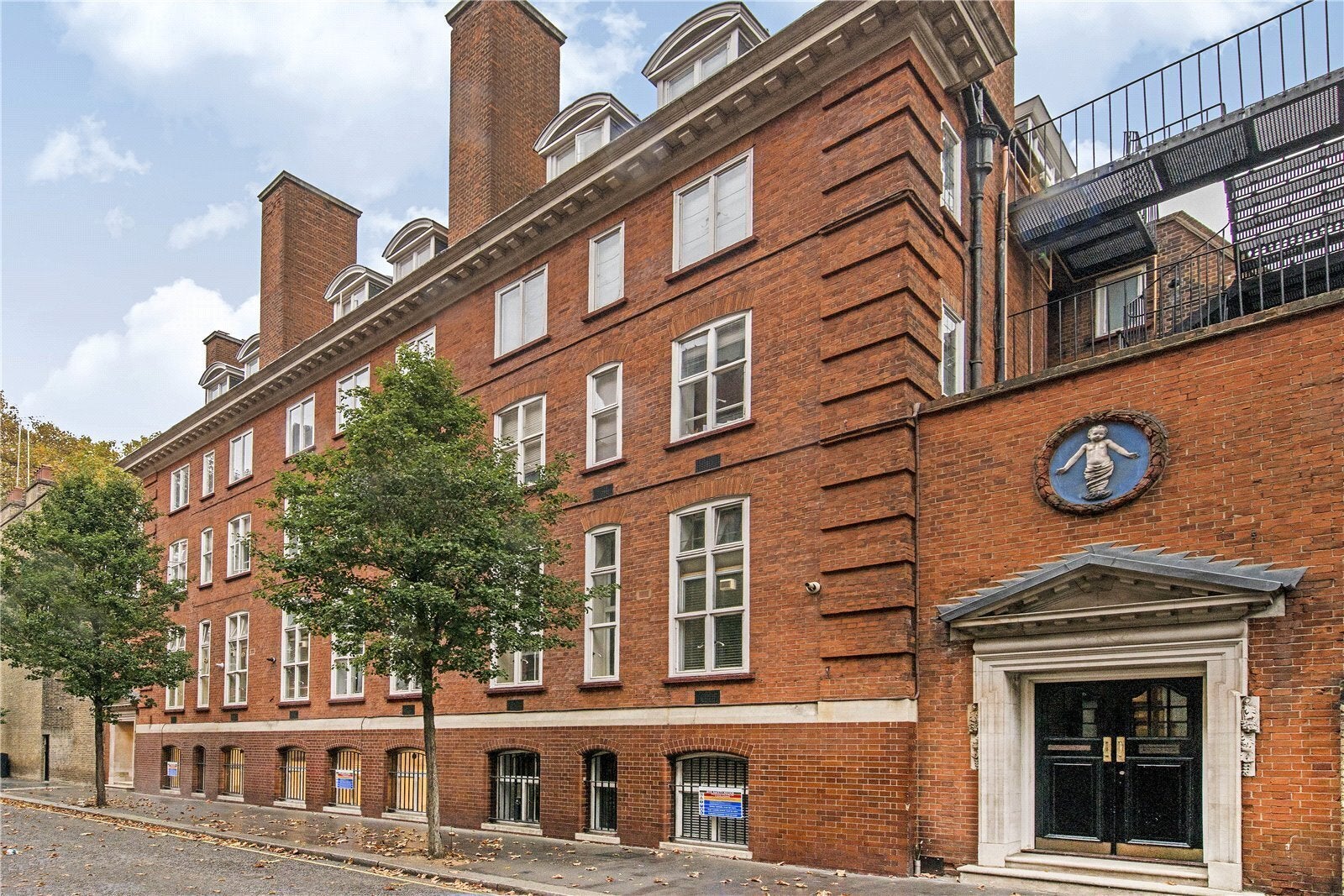 Room Vauxhall Bridge Road in City of Westminster