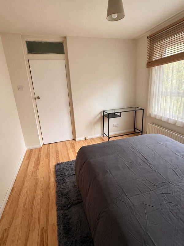 Room Sisulu Place in Greater London