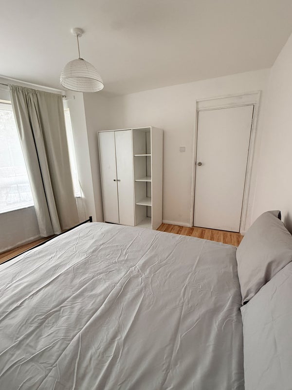 Room Sisulu Place in Greater London