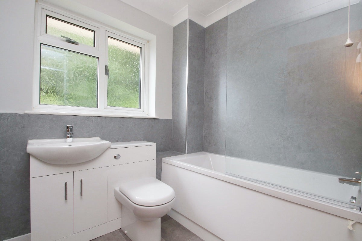 House Okehampton Close in Ashford