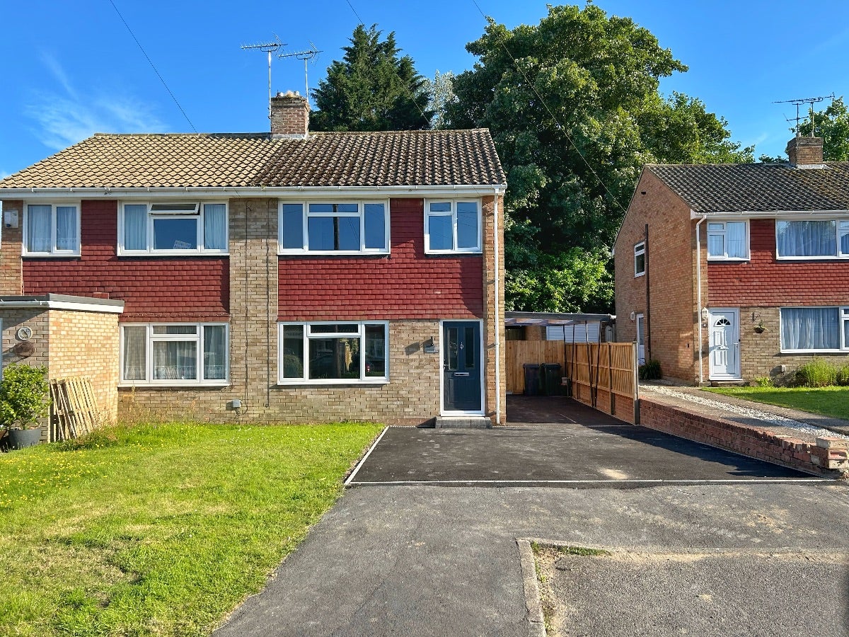 House Okehampton Close in Ashford