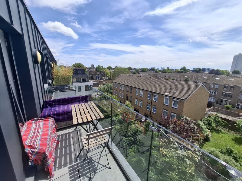 Flat Dalston Lane in Greater London
