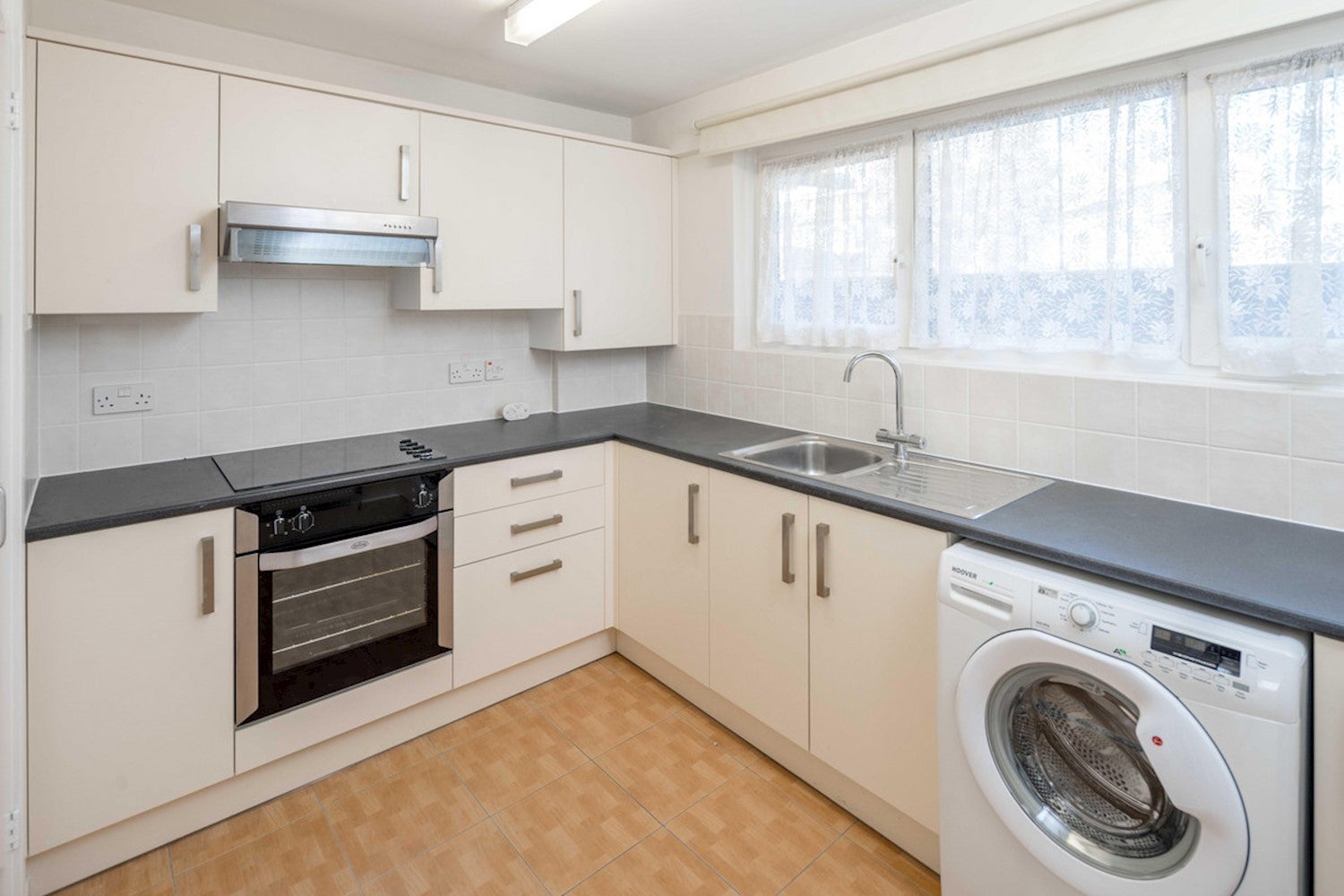 Flat Loddiges Road in Greater London