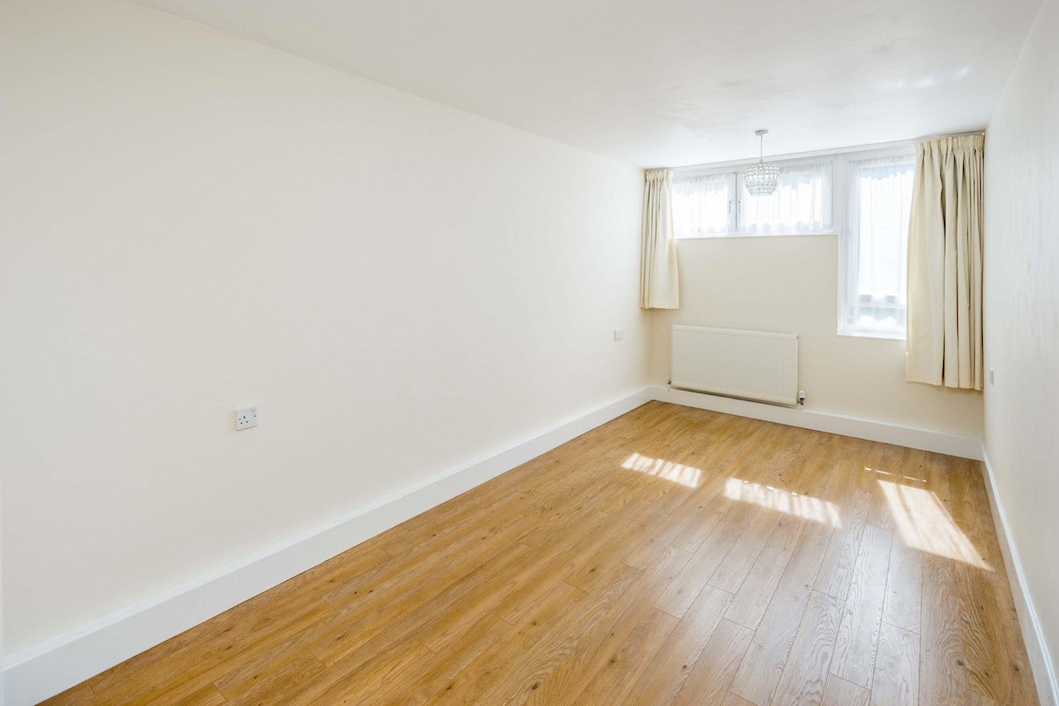 Flat Loddiges Road in Greater London