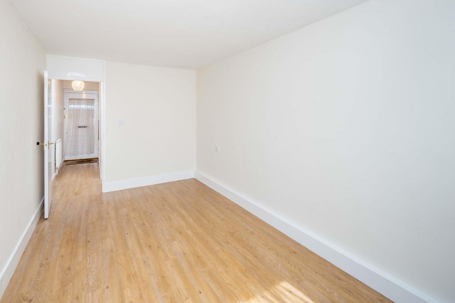 Flat Loddiges Road in Greater London
