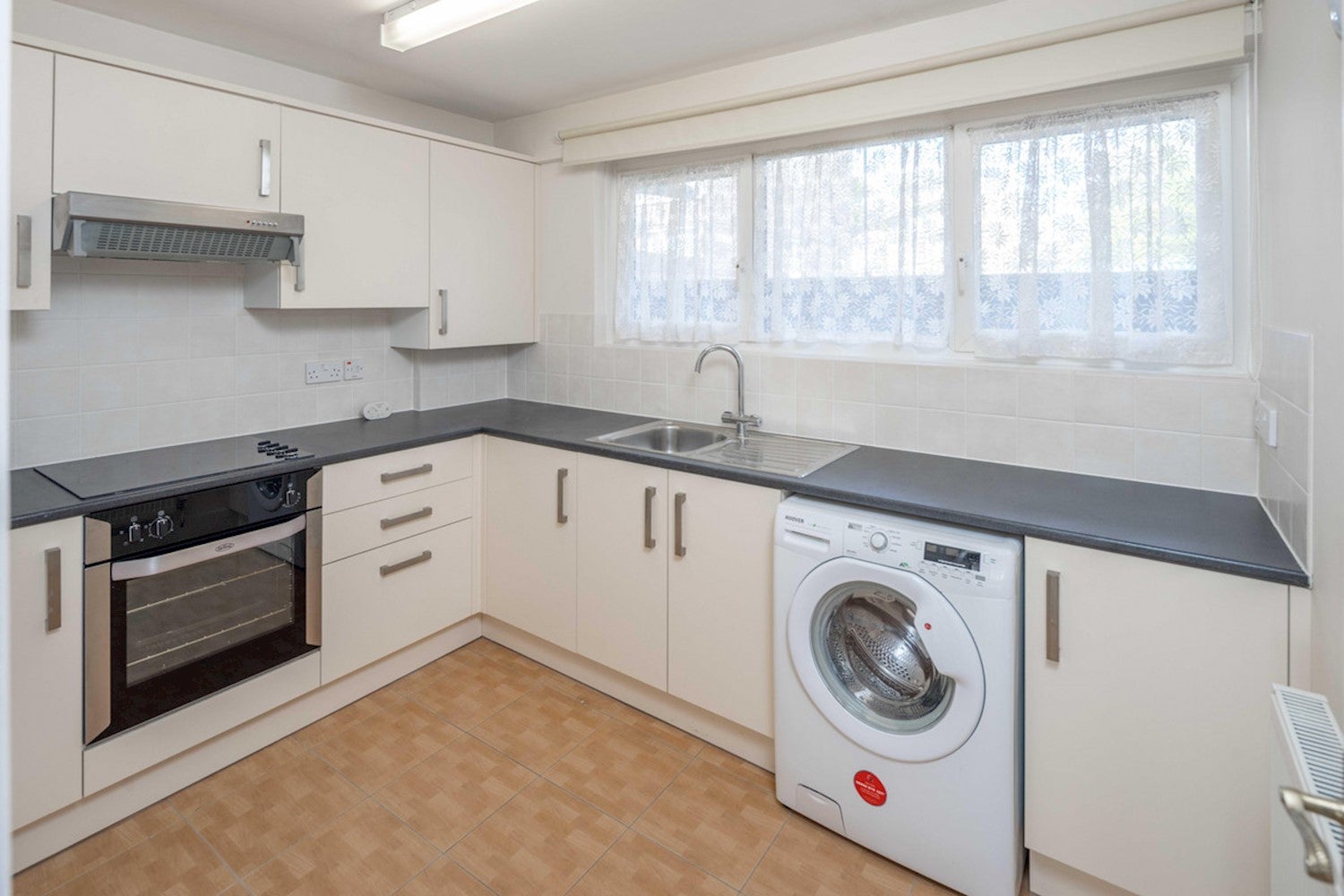 Flat Loddiges Road in Greater London