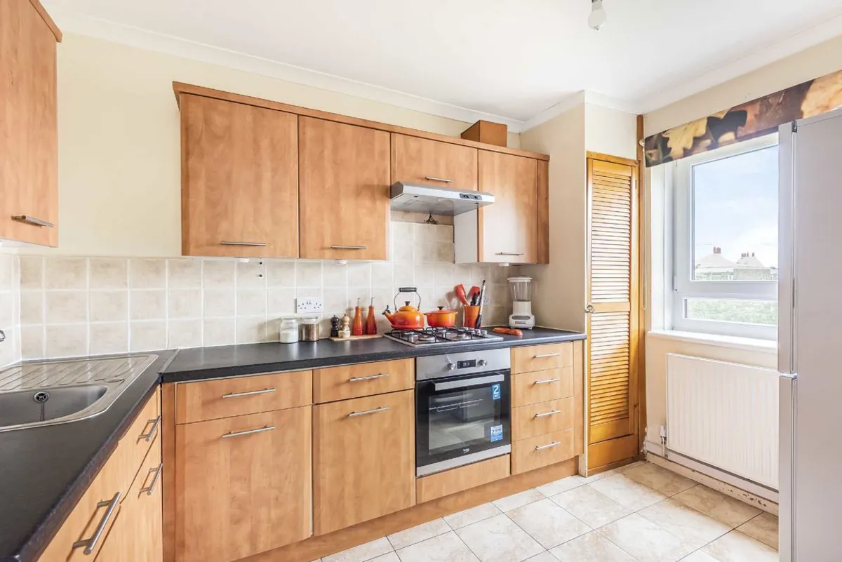 Flat Strathdon Drive in Greater London