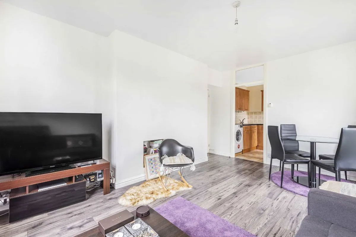 Flat Strathdon Drive in Greater London