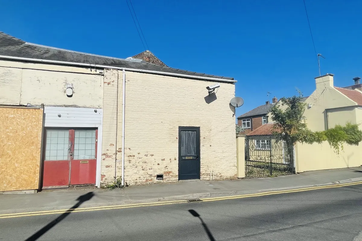 Flat Barrington Gate in South Holland