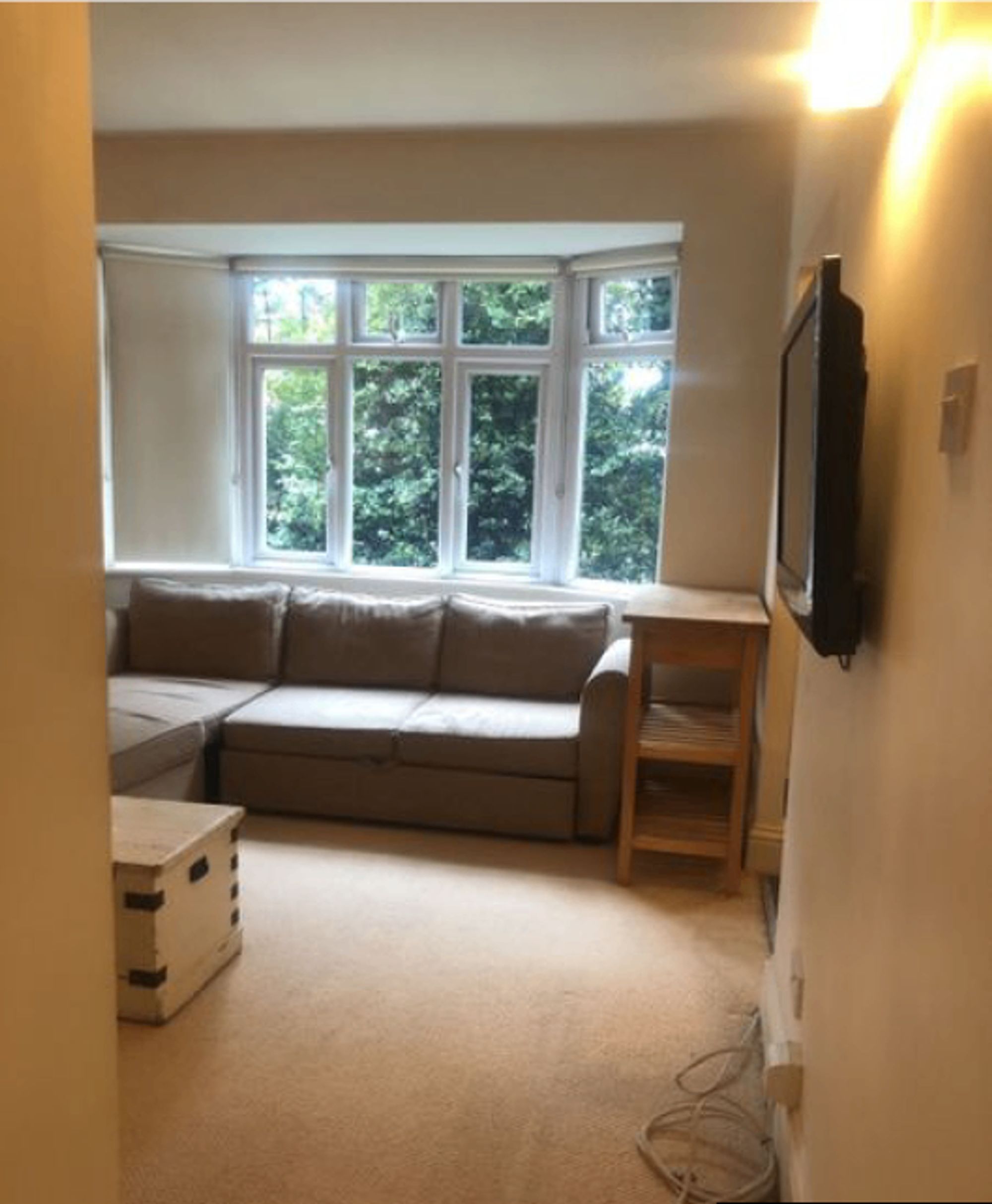 Flat Parkland Gardens in Greater London