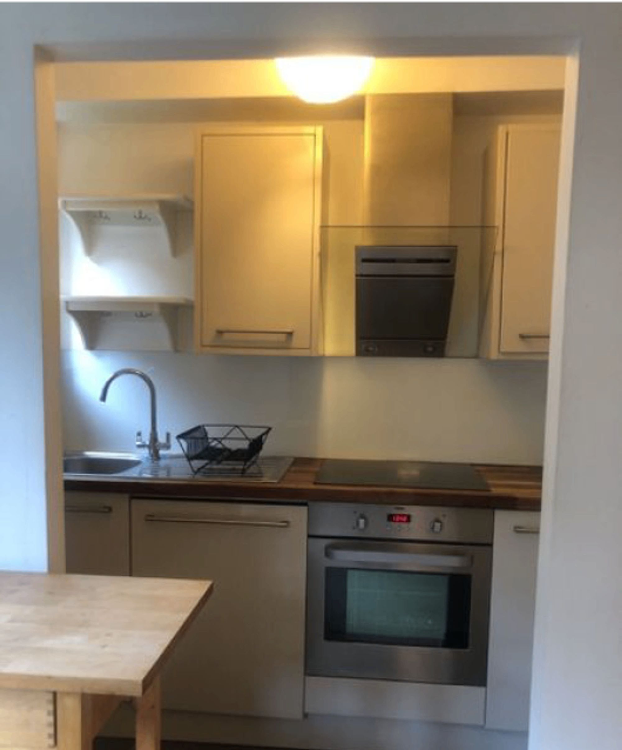 Flat Parkland Gardens in Greater London
