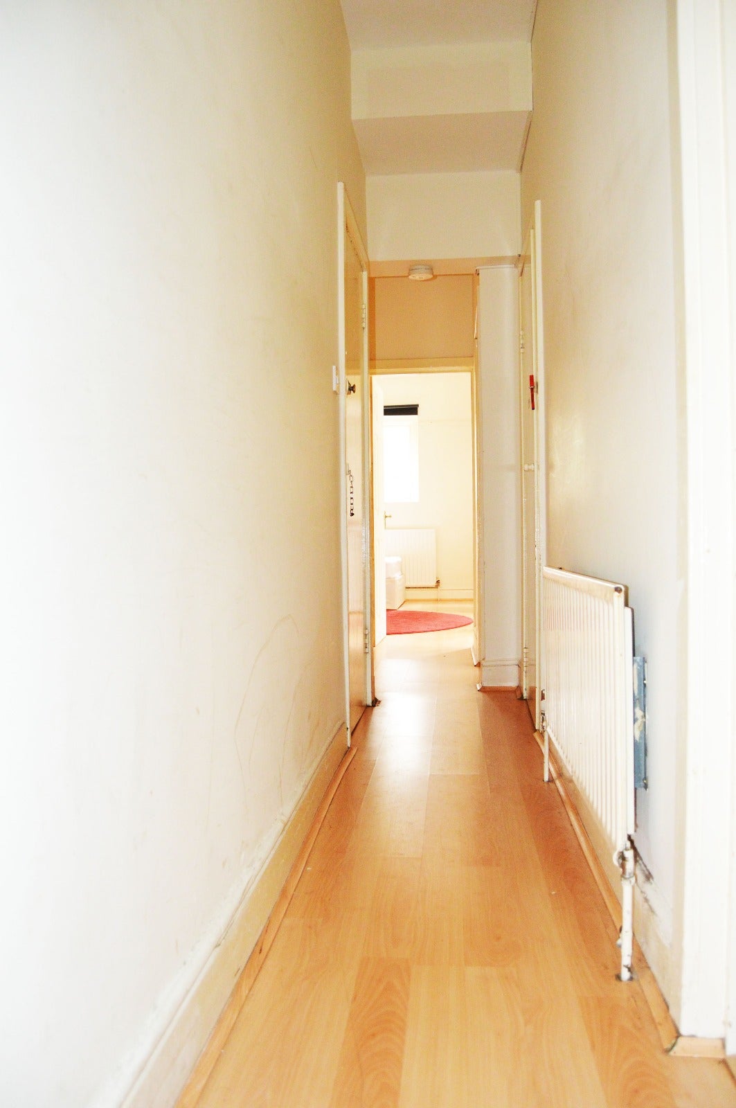 Flat College Place in Greater London