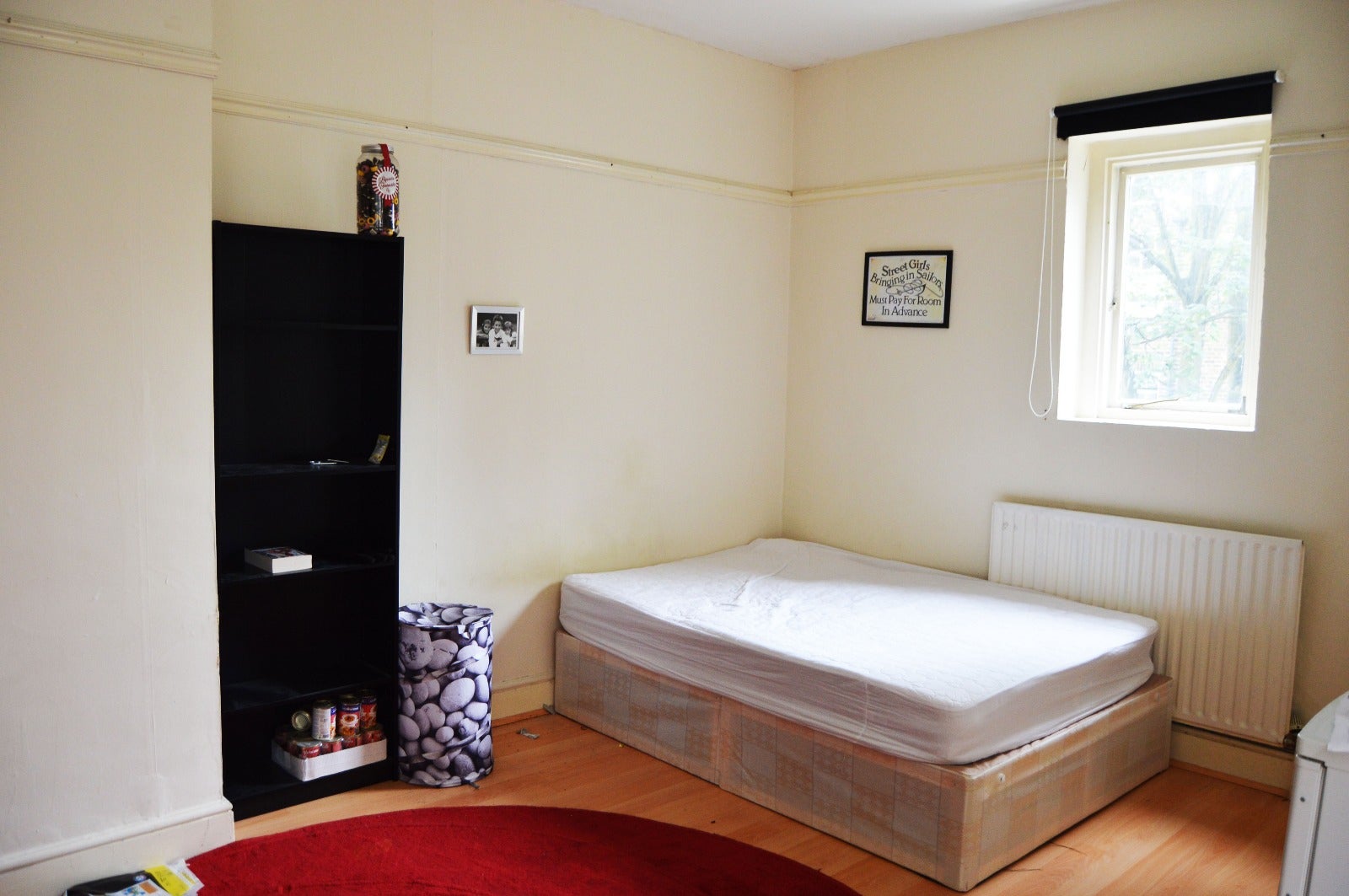 Flat College Place in Greater London