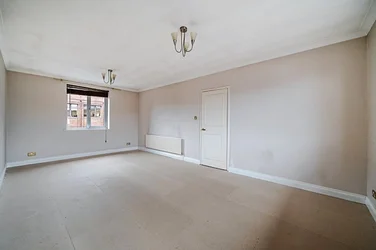 Flat Alwyne Road in Greater London