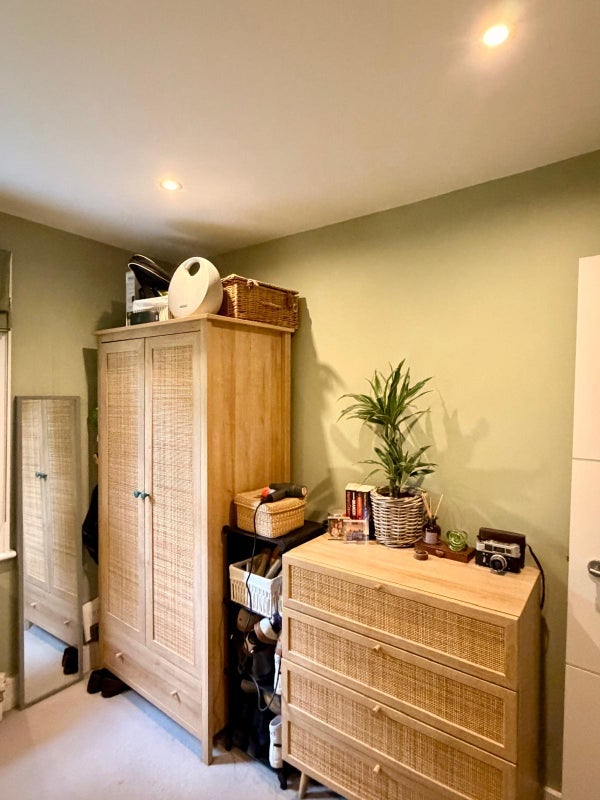 Room Steerforth Street in Greater London