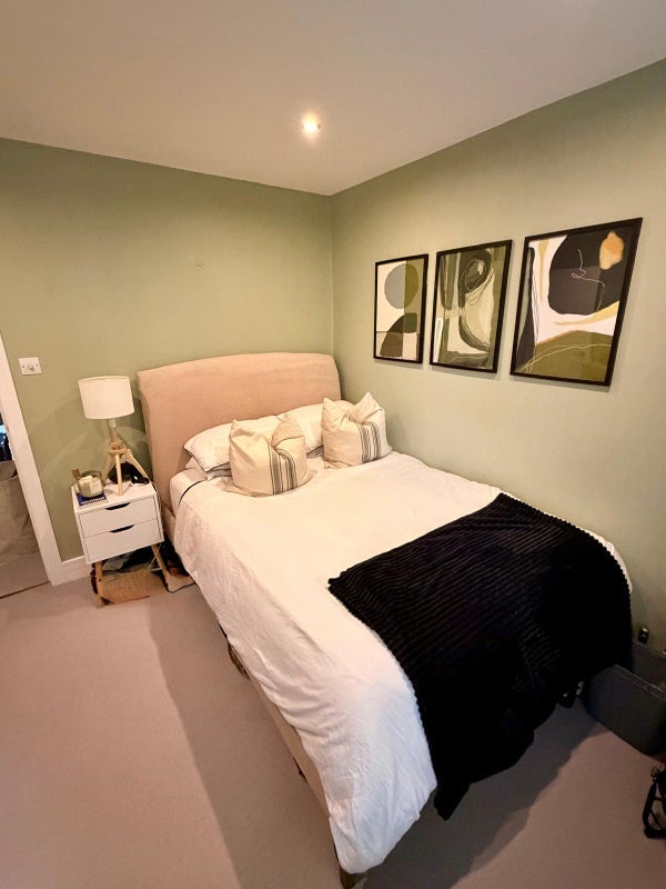 Room Steerforth Street in Greater London