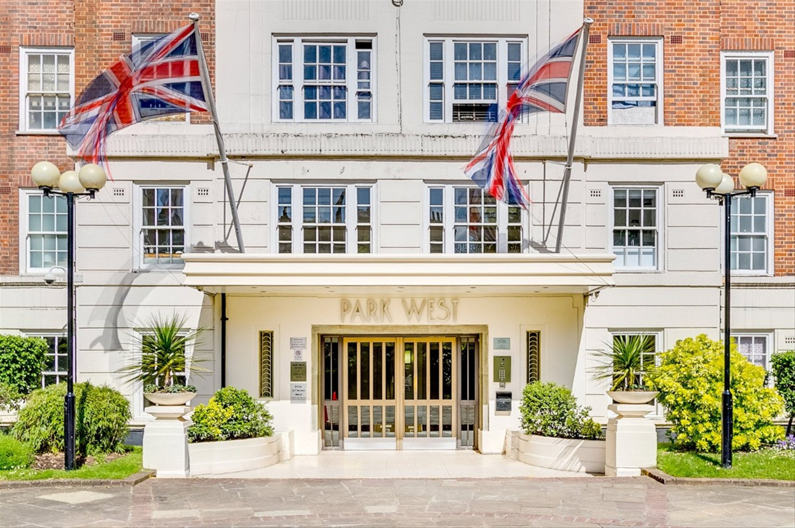 Flat Park West Place in City of Westminster