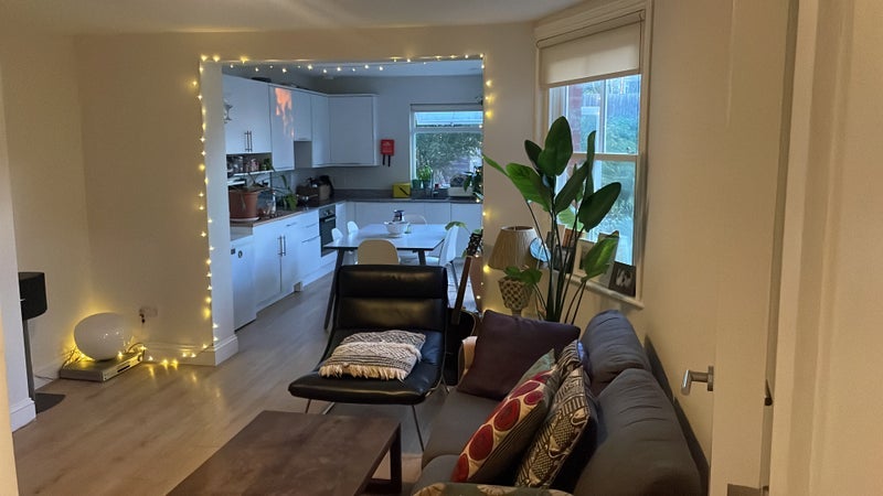 Flat Sternhold Avenue in Greater London