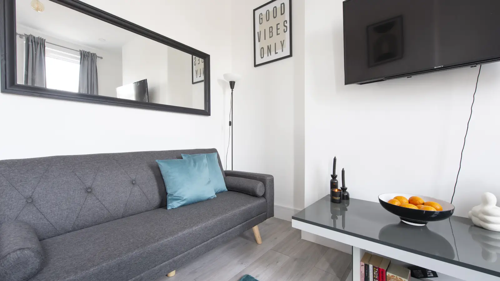 Flat Pelly Road in Greater London