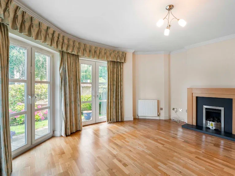 Flat Howden Hall Road in City of Edinburgh