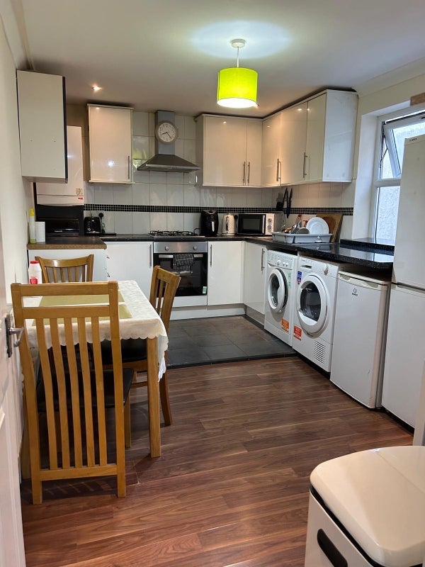 Room Major Road in Greater London