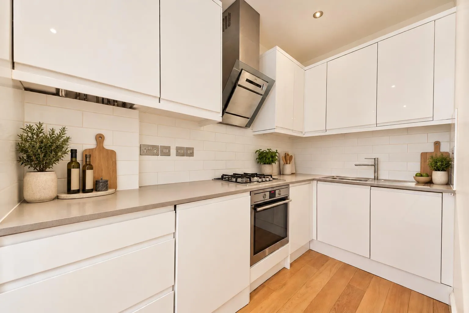 Flat Castlebar Park in Greater London