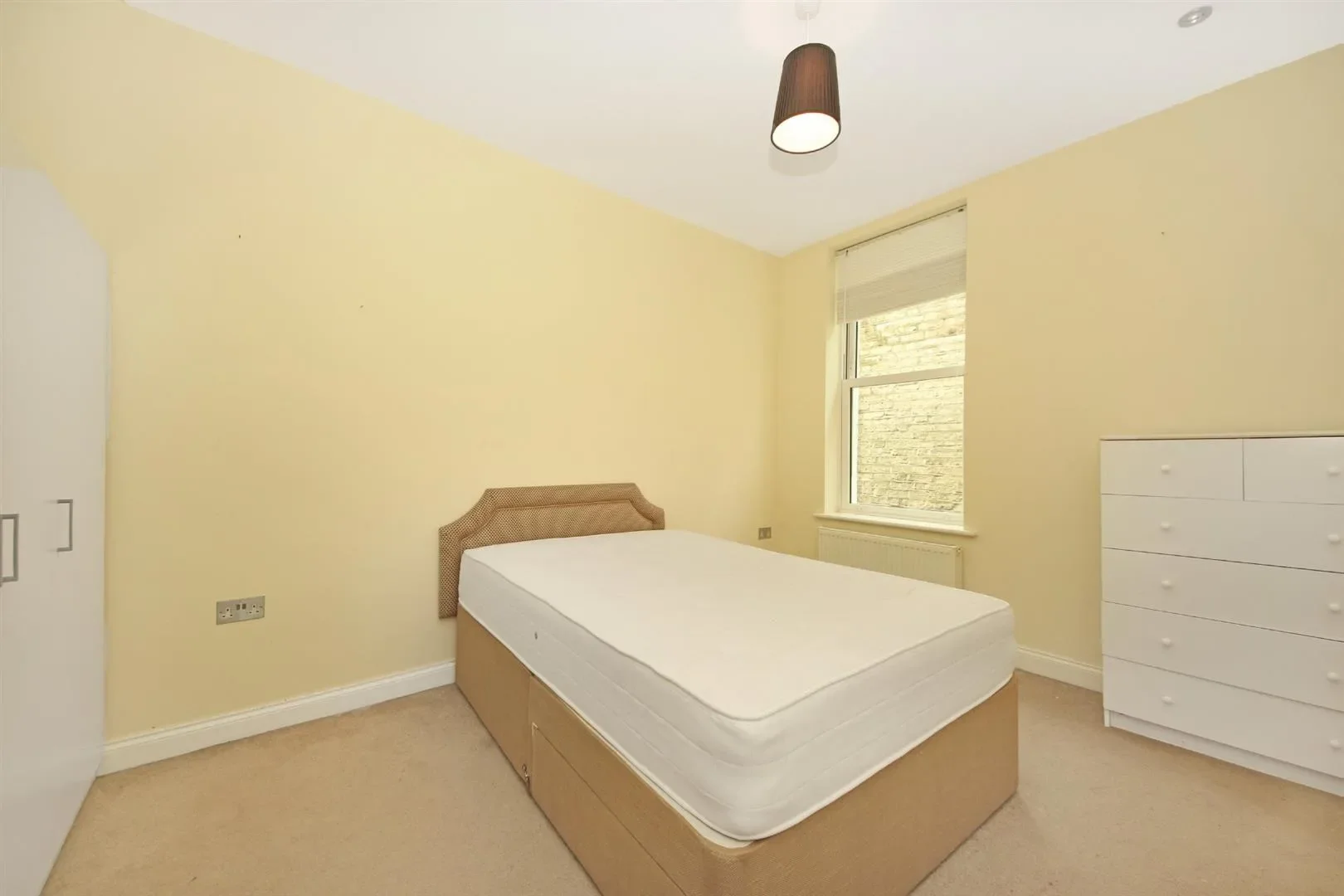Flat Castlebar Park in Greater London