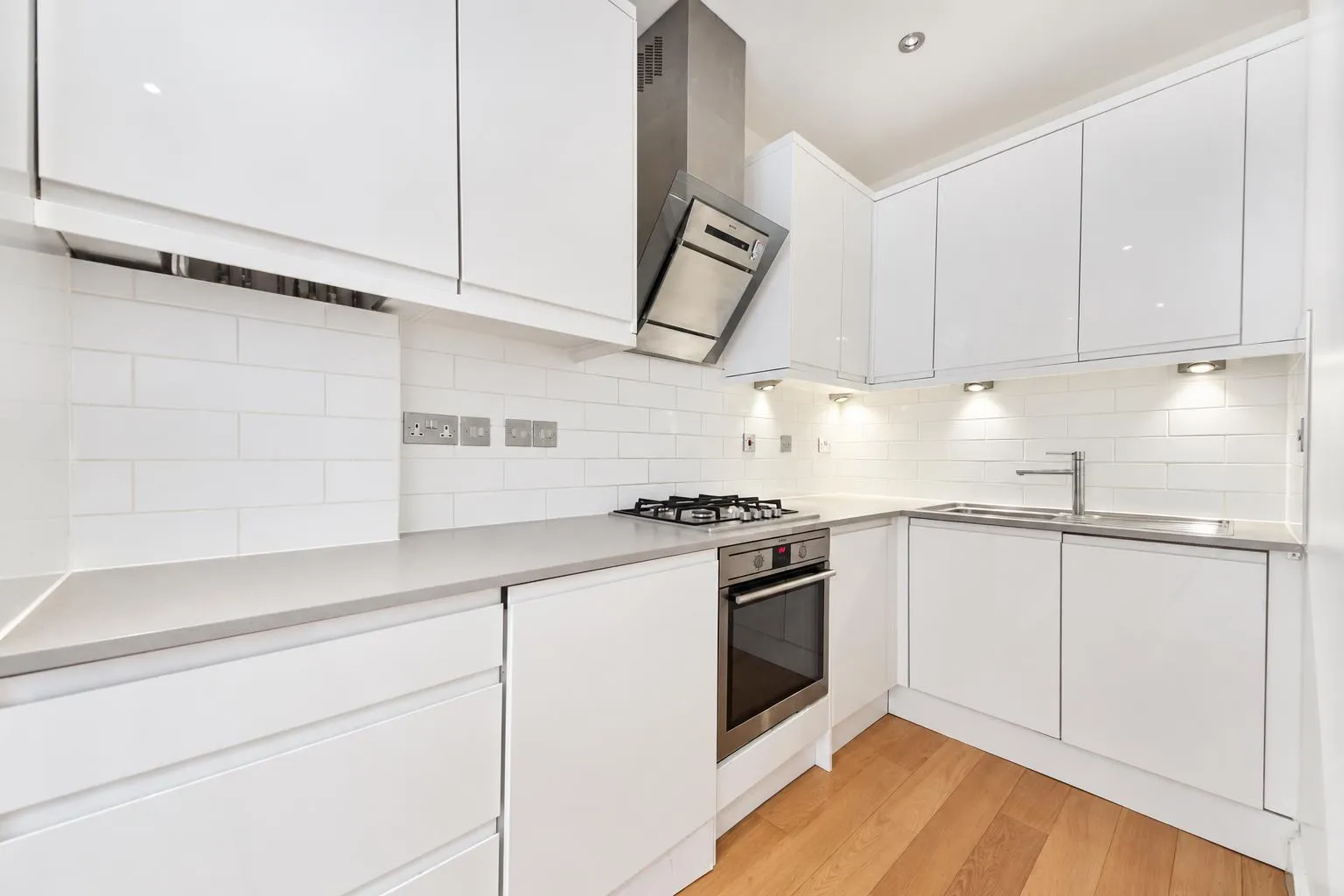 Flat Castlebar Park in Greater London