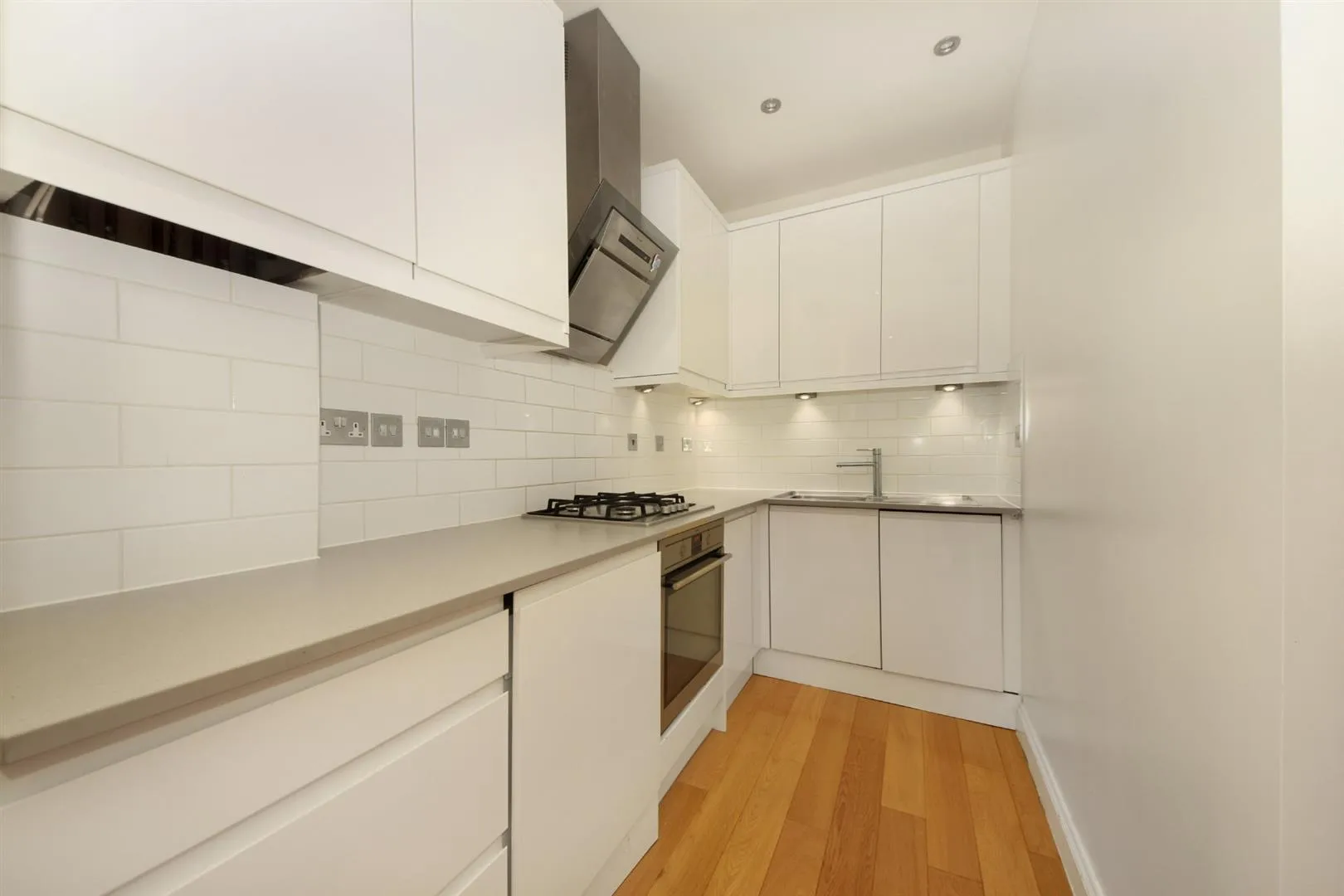 Flat Castlebar Park in Greater London