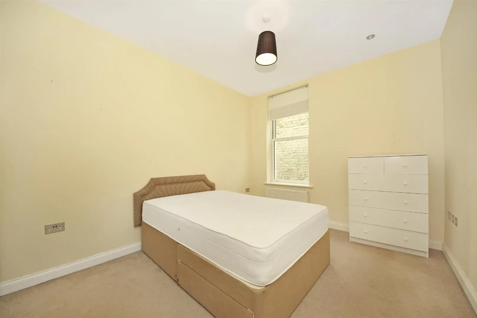 Flat Castlebar Park in Greater London