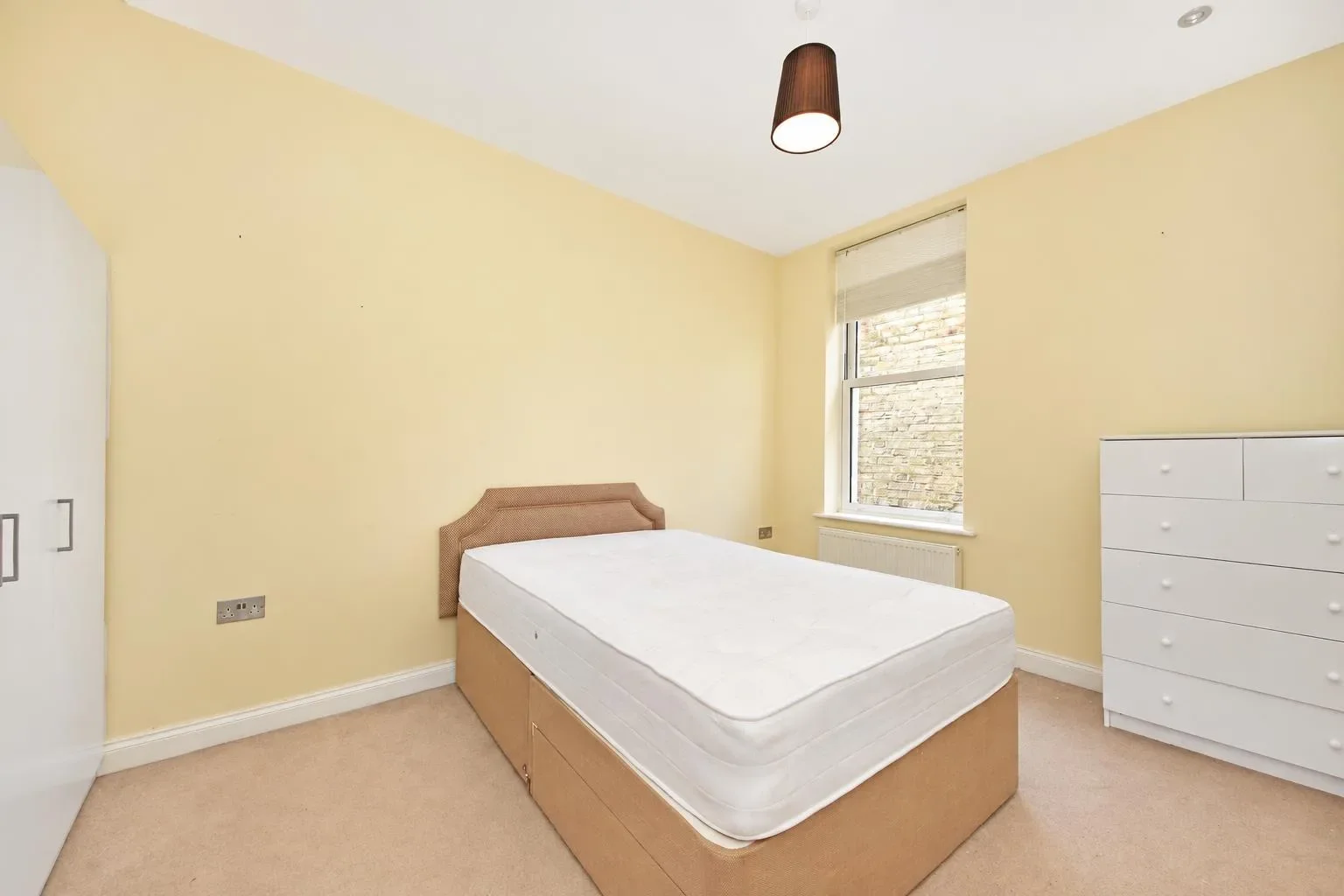 Flat Castlebar Park in Greater London