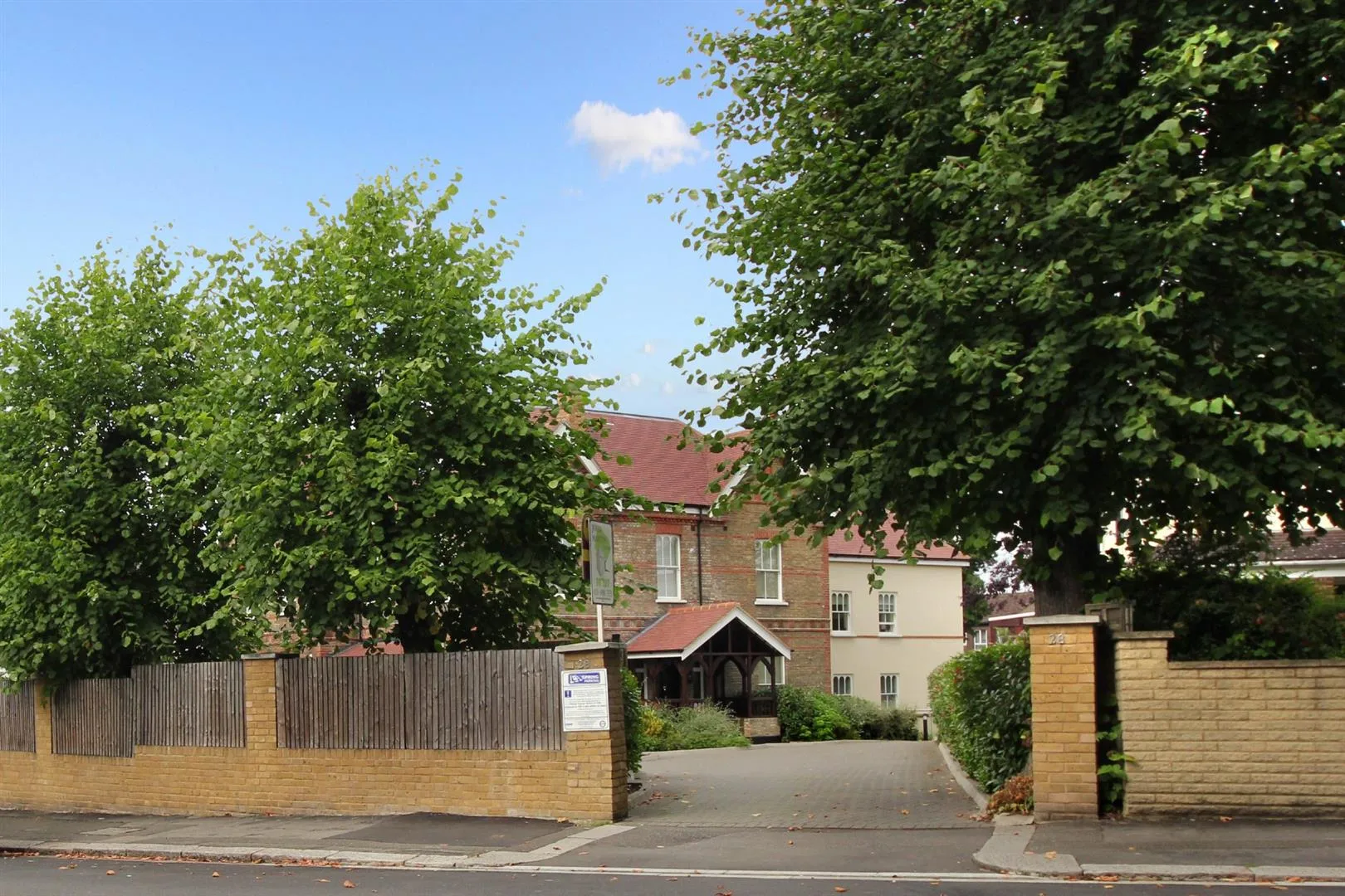 Flat Castlebar Park in Greater London