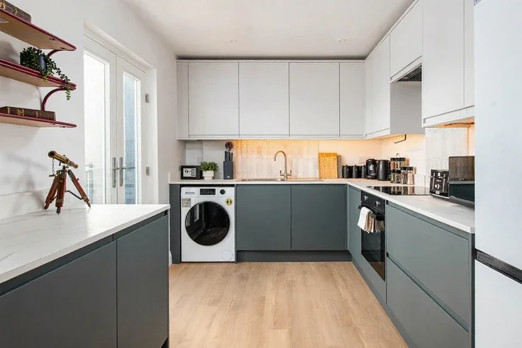 Flat Hotwell Road in Bristol
