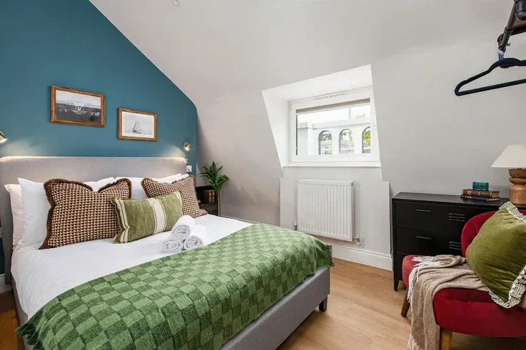 Flat Hotwell Road in Bristol