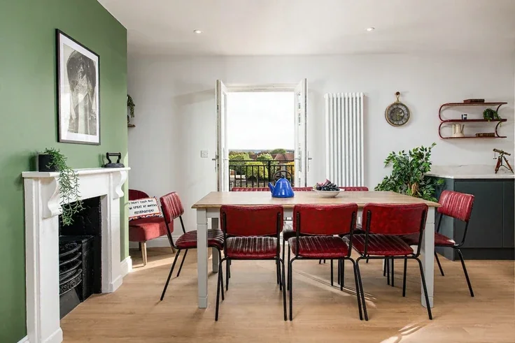 Flat Hotwell Road in Bristol