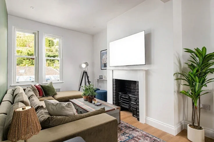 Flat Hotwell Road in Bristol