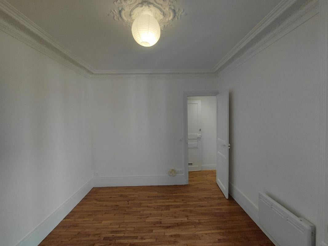 Flat Rue de Capri in Paris