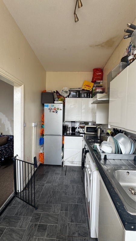 Room Vicarage Park in Greater London