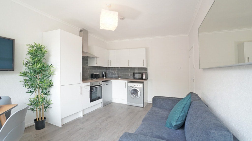 Room Mile End Road in Greater London