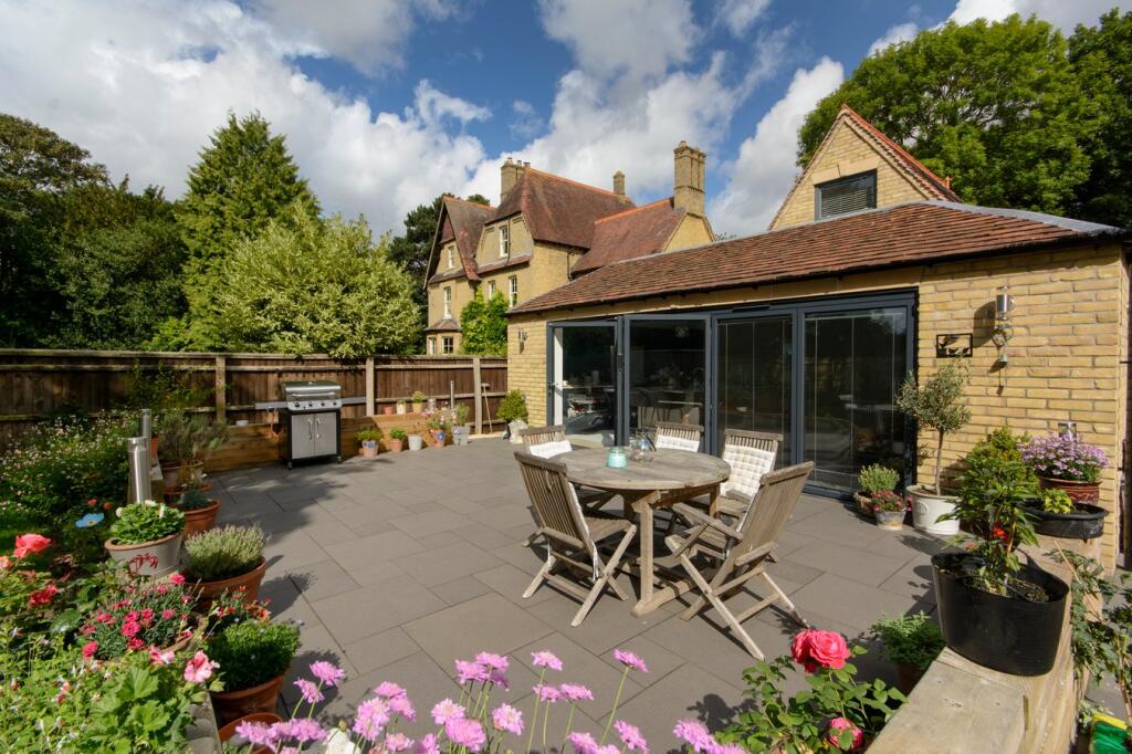 House Rectory Lane in Peterborough
